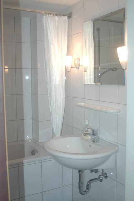Koeln Appartement Стая снимка
