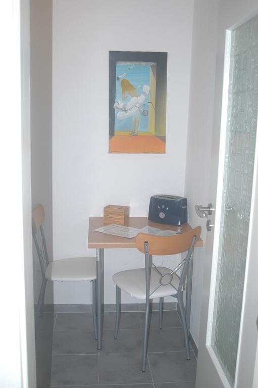 Koeln Appartement Стая снимка